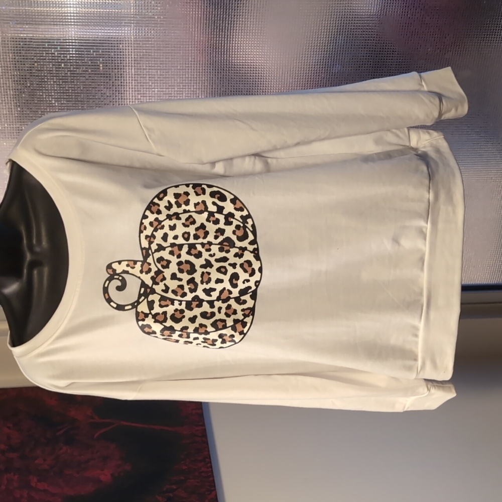 Women's White Sweater Size L